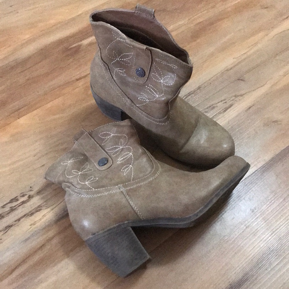 Western Bootie Heels Scroll Sewn Detail